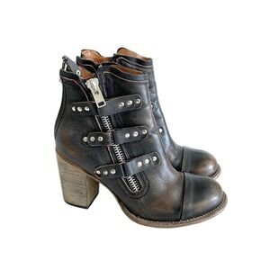 Beckett Style Black Leather Ankle Boots